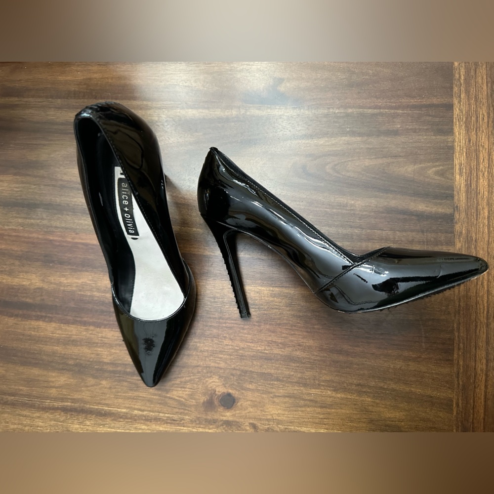Alice and Olivia patent leather heels. Pumps. 38.5 black